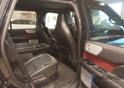 2020 Lincoln Navigator Reserve z USA, uszkodzony, nr VIN 5LMJJ2LT2LEL14087